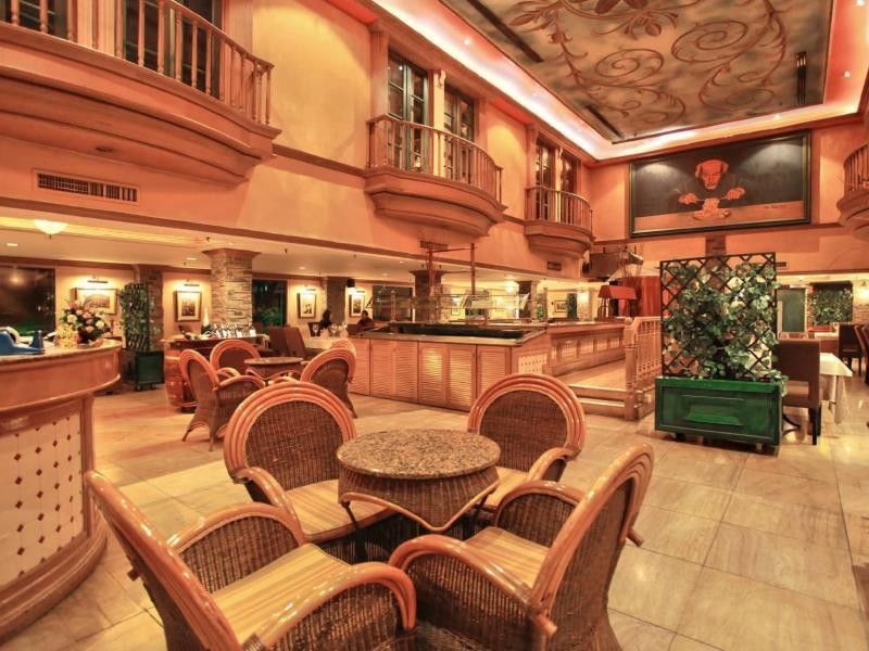 Merdeka Palace & 4*