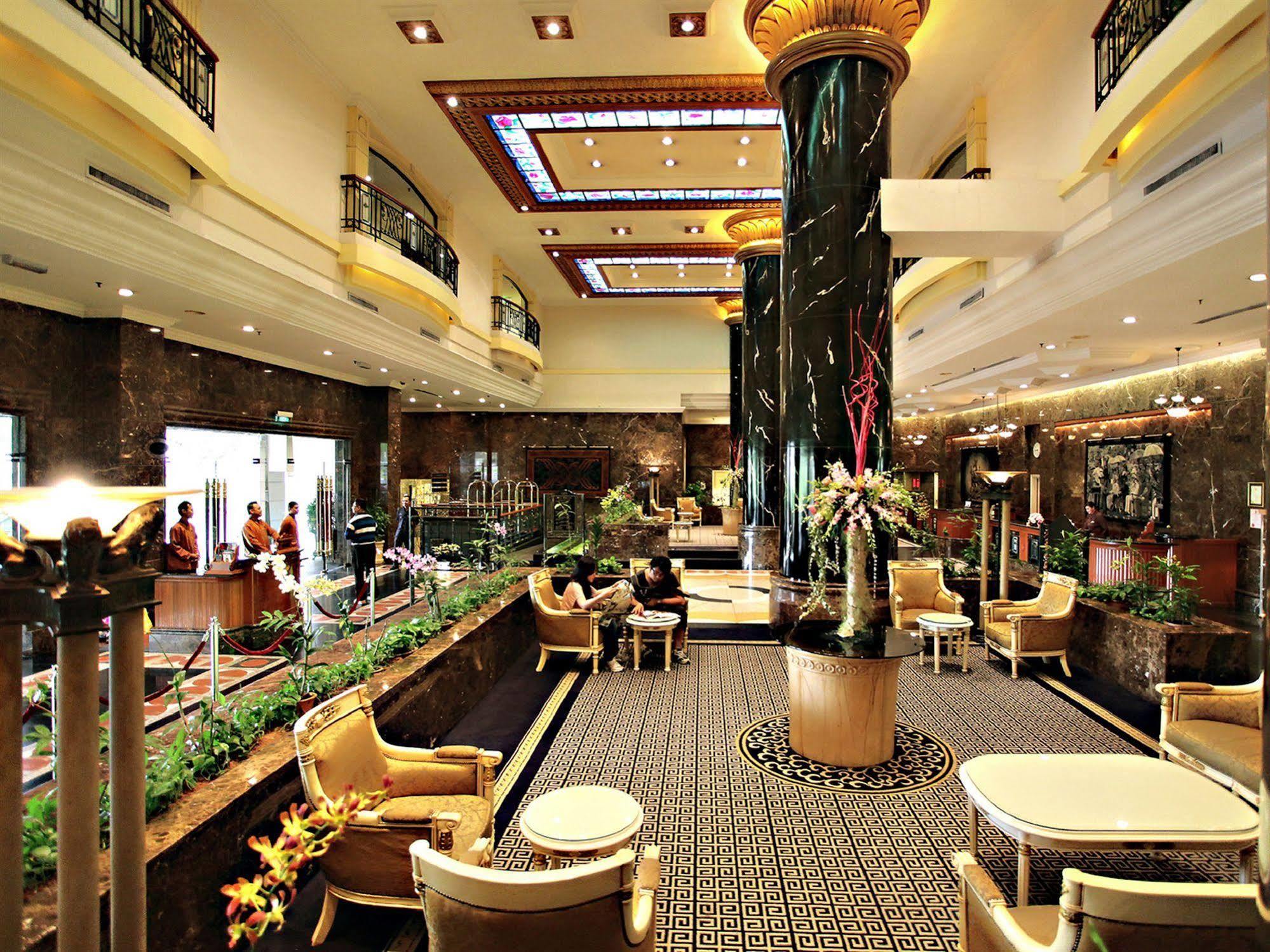 Hotel Merdeka Palace &