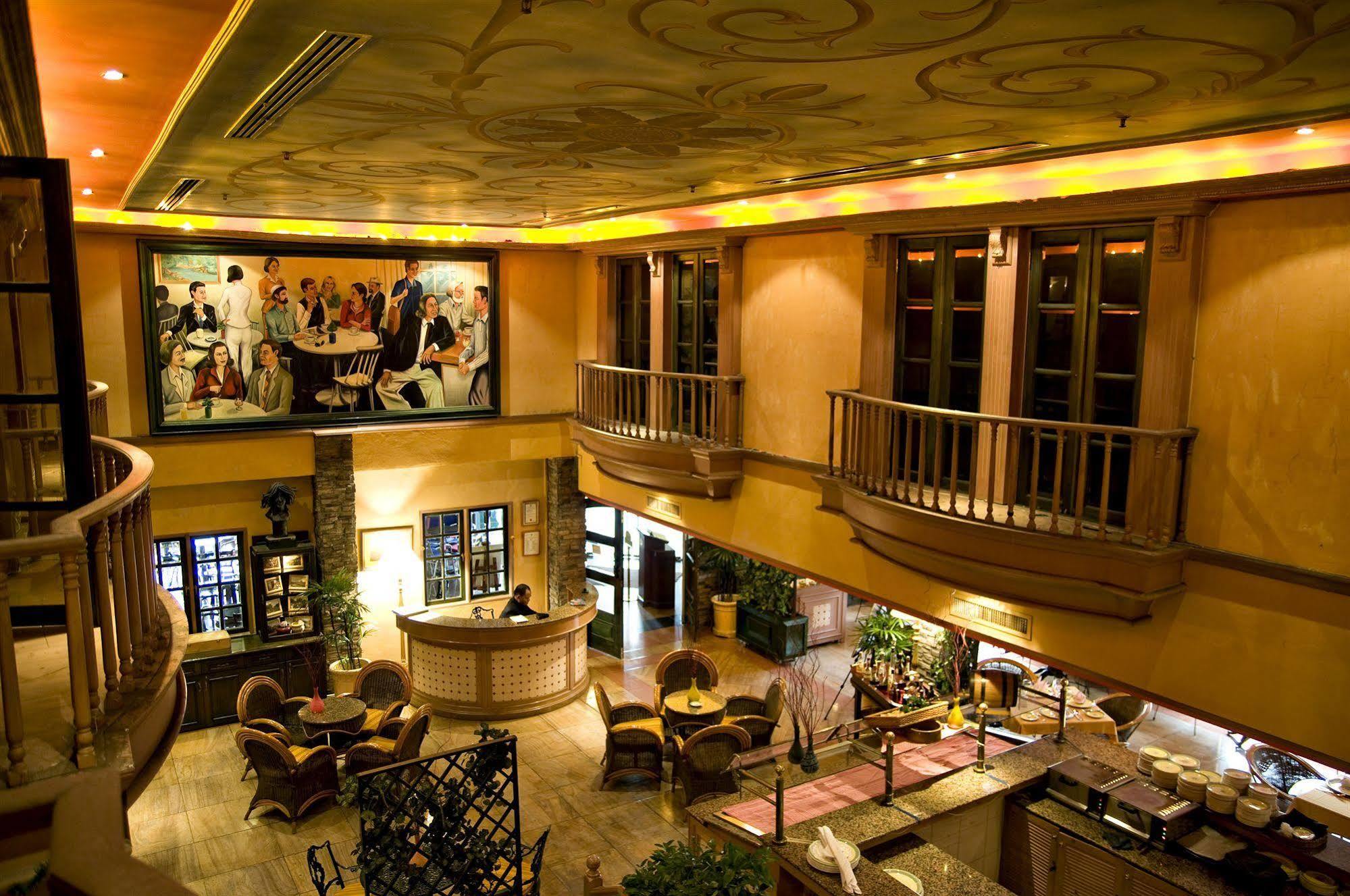 Merdeka Palace & Hotel 4*